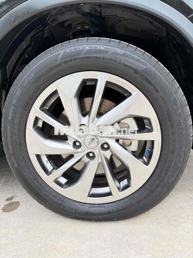 Nissan X-Trail 2020 2.5 hai cầu Đen