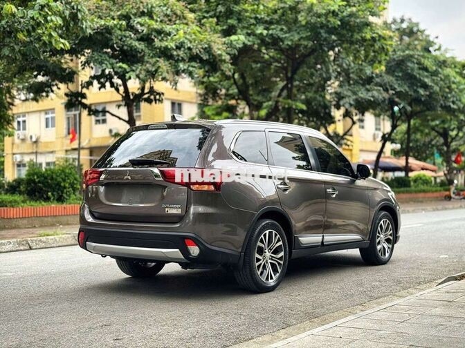 Mitsubishi Outlander CVT 2018 Nâu 7 chỗ 9 vạn