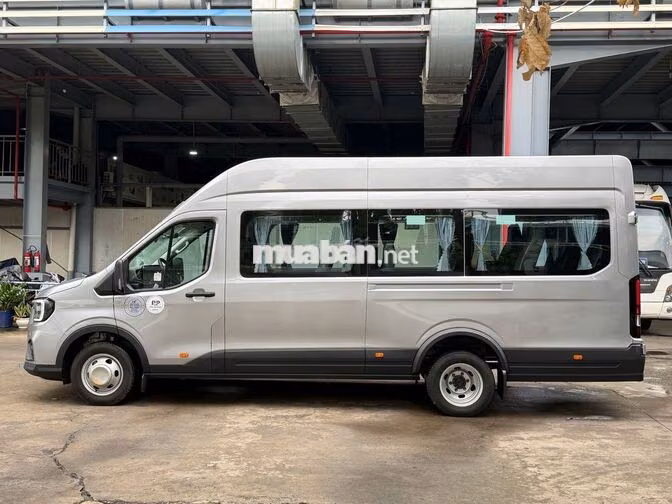 Ford Transit Premium 2025 Bạc 39.000km