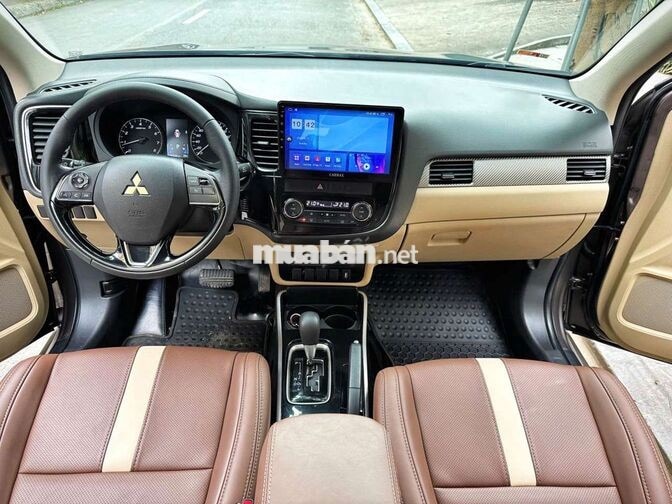 Mitsubishi Outlander CVT 2018 Nâu 7 chỗ 9 vạn