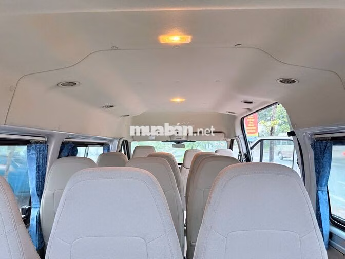 Ford Transit 16 chỗ 2016