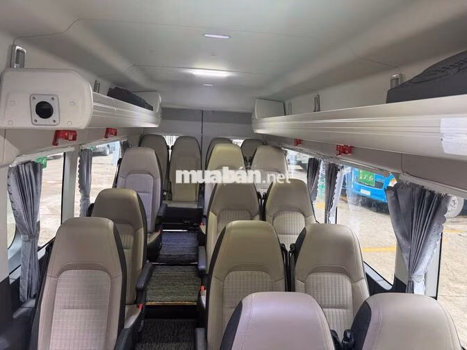 Ford Transit Premium 2025 Bạc 39.000km