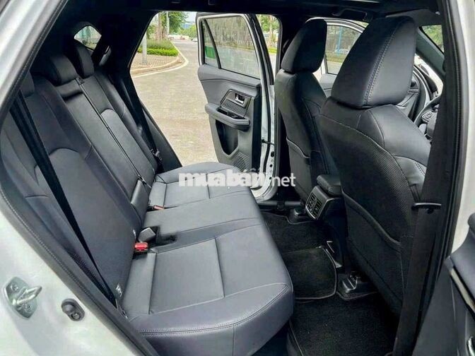 Toyota Yaris Cross Hybrid Đen Tự động