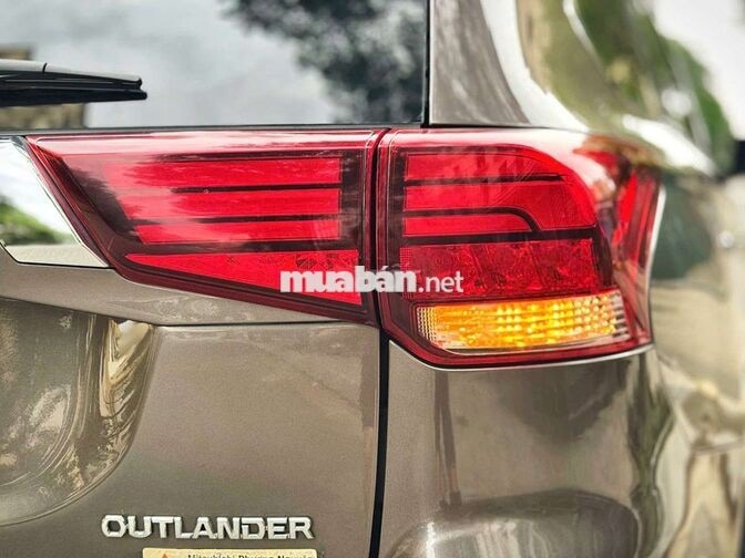 Mitsubishi Outlander CVT 2018 Nâu 7 chỗ 9 vạn