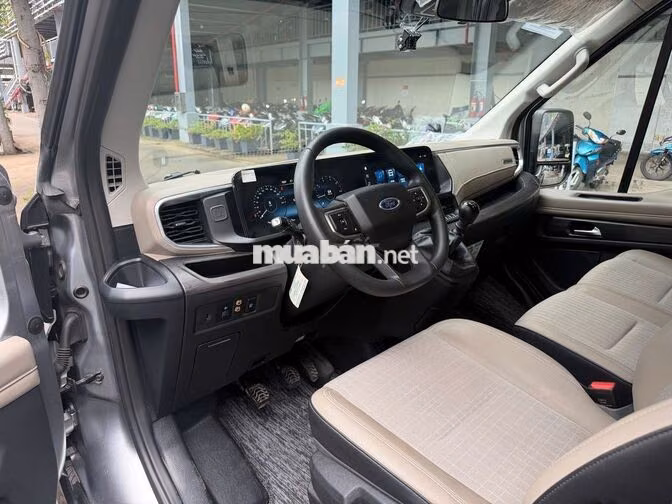 Ford Transit Premium 2025 Bạc 39.000km