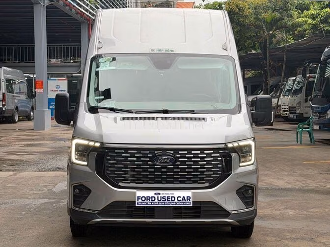Ford Transit Premium 2025 Bạc 39.000km