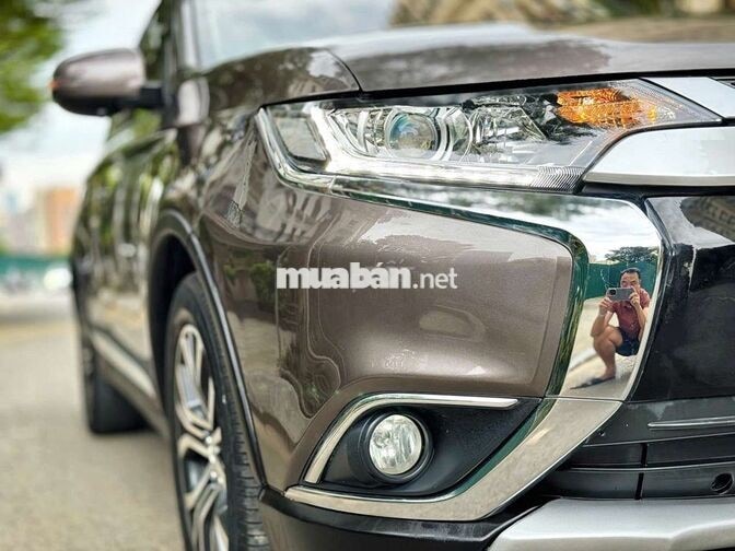 Mitsubishi Outlander CVT 2018 Nâu 7 chỗ 9 vạn