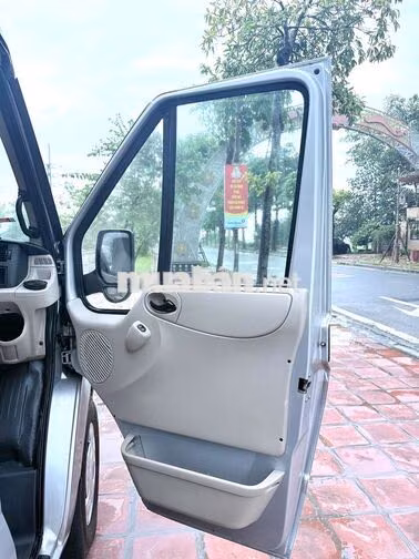 Ford Transit 16 chỗ 2016