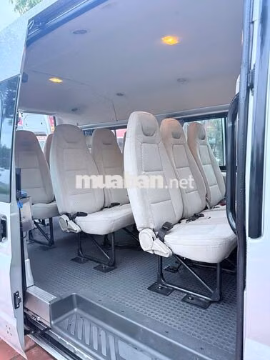 Ford Transit 16 chỗ 2016