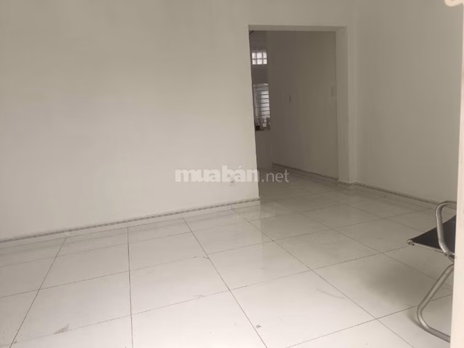 Cho thuê nhà sân vườn MT Đinh Bộ Lĩnh, P. Bình Thạnh, 5x32m, 26tr, TL