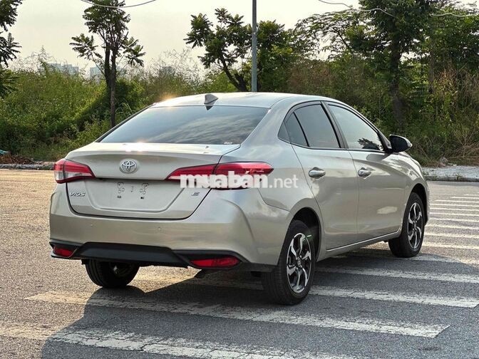 Toyota Vios E 2023 Vàng cát Số sàn