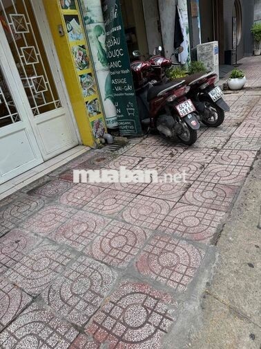 Cho thuê MẶT BẰNG GẦN 20M2 MẶT TIỀN HUỲNH VĂN BÁNH Giá 12 triệu