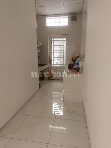 Cho thuê nhà sân vườn MT Đinh Bộ Lĩnh, P. Bình Thạnh, 5x32m, 26tr, TL