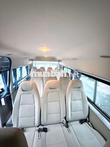 Ford Transit 16 chỗ 2016