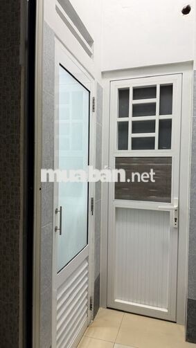 Cho thuê tầng trệt mặt tiền Trần Huy Liệu đường 2 chiều sầm uất