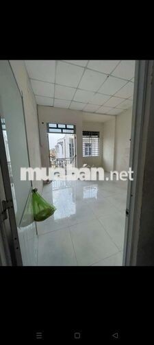 Nhà Thuê 4*18 lầu 5pn. đang sơn mới Đường Lê Thị Ngay vĩnh lộc A