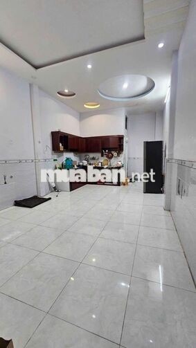 Nhà Thuê 4*18 lầu 5pn. đang sơn mới Đường Lê Thị Ngay vĩnh lộc A