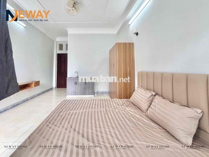 PHÒNG TRỌ GIÁ RẺ FULL NỘI THẤT BAN CÔNG RỘNG GẦN CÔNG VIÊN LÀNG HOA