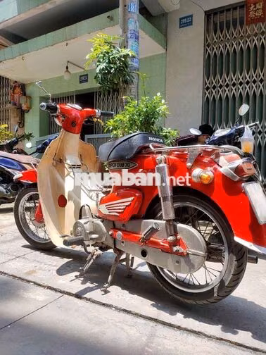 Honda Super Cub 70 Cổ điển Đỏ