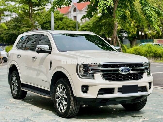 Ford Everest Titanium 2.0L 4x2 AT 2025 - 1 Tỷ 200