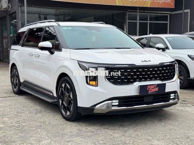Kia Carnival Premium 2025 odo 26.000 km một chủ