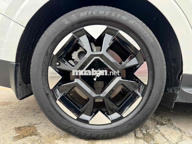 Kia Carnival Premium 2025 odo 26.000 km một chủ
