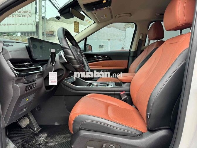 Kia Carnival Premium 2025 odo 26.000 km một chủ
