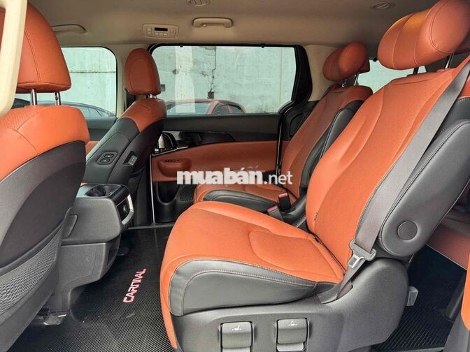 Kia Carnival Premium 2025 odo 26.000 km một chủ
