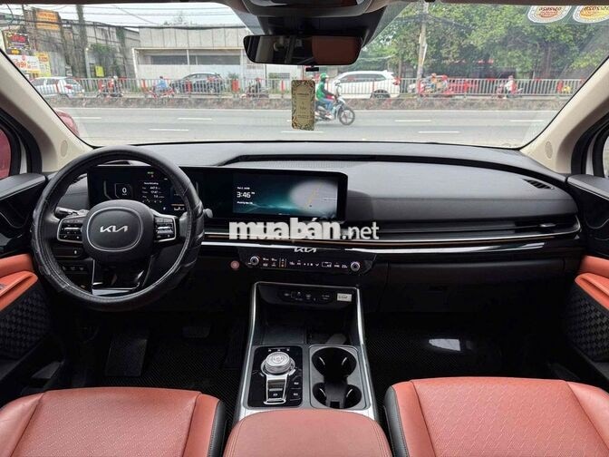 Kia Carnival Premium 2025 odo 26.000 km một chủ