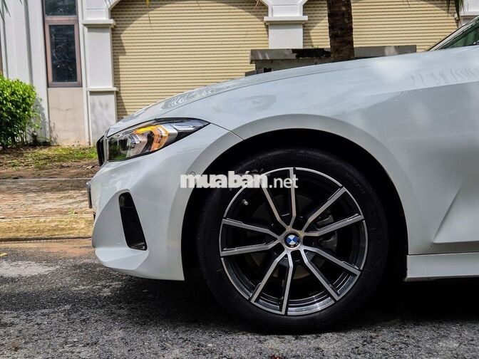 BMW 320i Sportline LCI 2024 Trắng 26,000 km