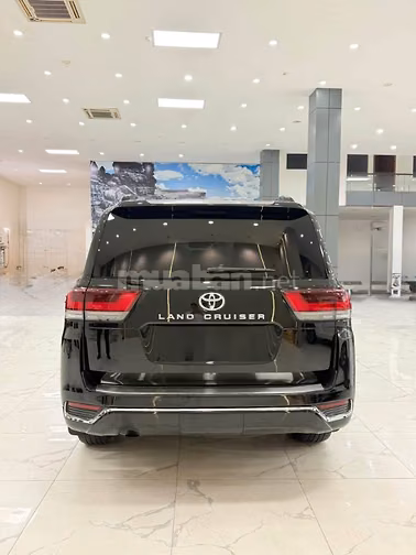 Bán Land Cruiser LC300 sản xuất 2023. Xe cực mới.