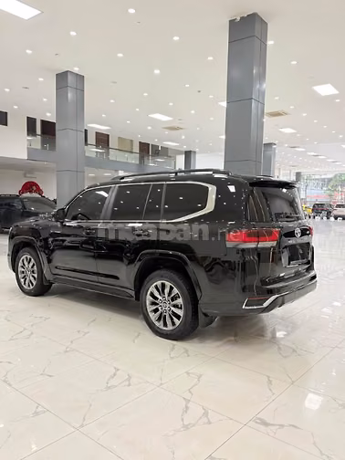 Bán Land Cruiser LC300 sản xuất 2023. Xe cực mới.