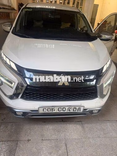 Mitsubishi Xpander 2025 Trắng 30.000 km 535 Triệu