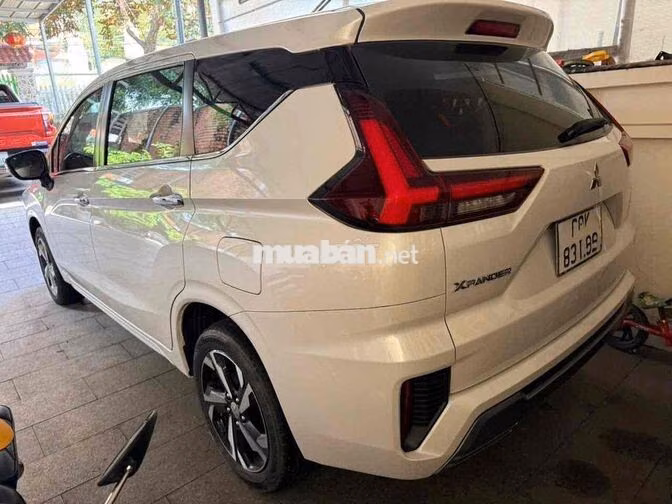 Xpander 2025 Trắng 30.000 km 7 chỗ  giá tốt hot!