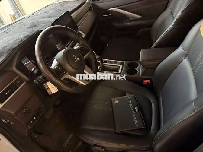 Mitsubishi Xpander 2025 Trắng 30.000 km 535 Triệu