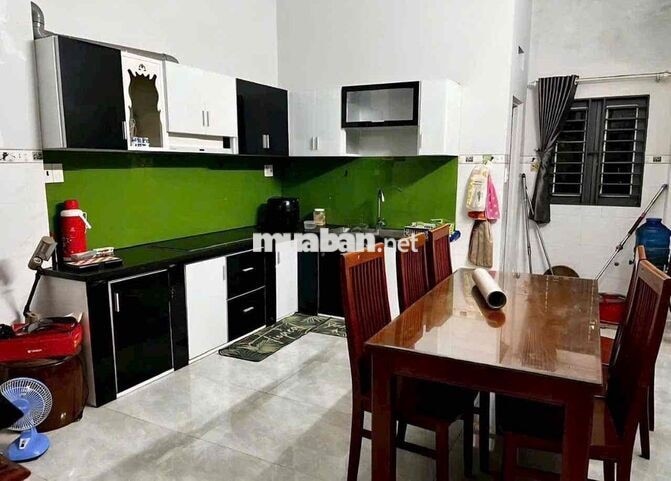 NHÀ TX13 ( SẴN NỘI THẤT ) TRỆT 2 LẦU 2PN 2WC. PHÒNG THỜ, SÂN THƯỢNG