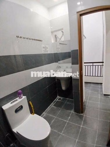 Cho thuê căn hộ đầy đủ nội thất cách biển Mỹ Khê 300m