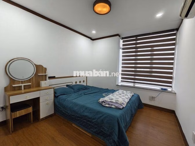 Bán căn hộ HAGL - 2PN - tầng trung - view hồ - giá tốt