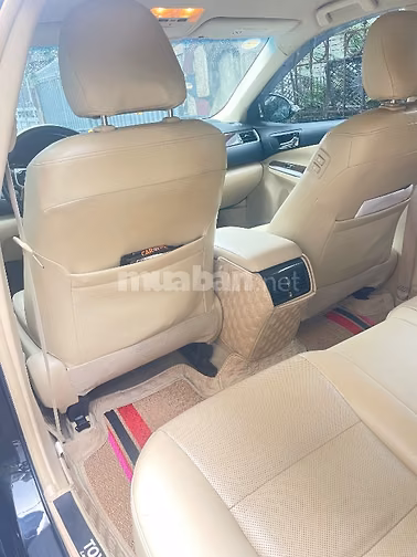 Chính chủ cần bán xe Camry đời 2017 , máy 2.5G  xe còn rất mới, 