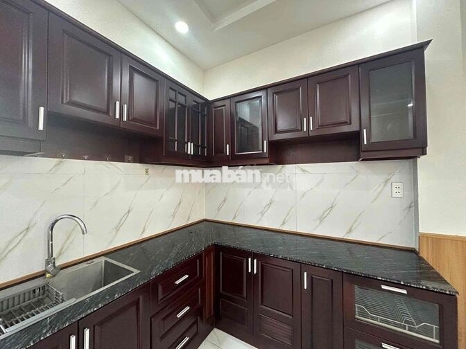 NHÀ NGAY CHÂN CẦU VƯỢT NGÃ 4 GA 2PN GIÁ 8 TRIỆU