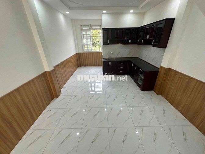 NHÀ NGAY CHÂN CẦU VƯỢT NGÃ 4 GA 2PN GIÁ 8 TRIỆU