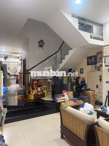 Bán nhà mặt phố Tạ Quang Bửu, Quận 8, 117.5m2, 5PN
