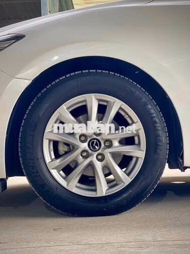 Mazda Mazda 3 Luxury 2020 Trắng 86.000 km
