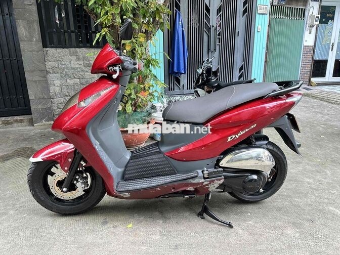 Honda Dylan 2024 màu Đỏ xe ngay chủ cọp chưa bung