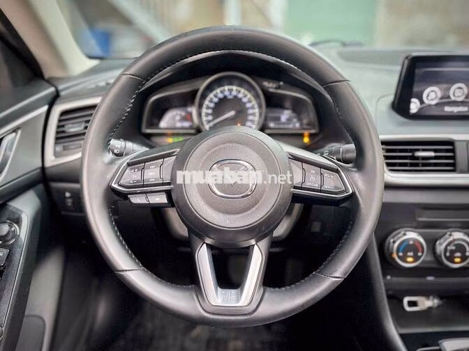 Mazda Mazda 3 Luxury 2020 Trắng 86.000 km