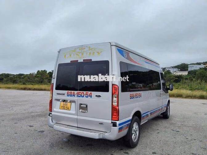 Ford Transit Luxury 16 chỗ Bạc