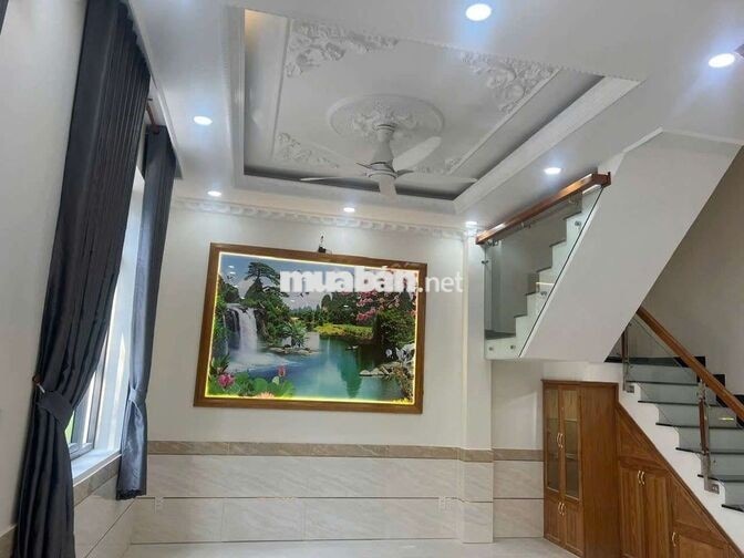 nhà mứi có sân ôtô ,gần gò vấp ,có 4pn 4wc ,có nội thất như hình