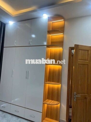 nhà mứi có sân ôtô ,gần gò vấp ,có 4pn 4wc ,có nội thất như hình