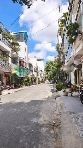 Cho thuê nhà MT bàu Cát 3, tân Bình. Dt 8x14- Đúc 1 trệt, 3 lầu, ST