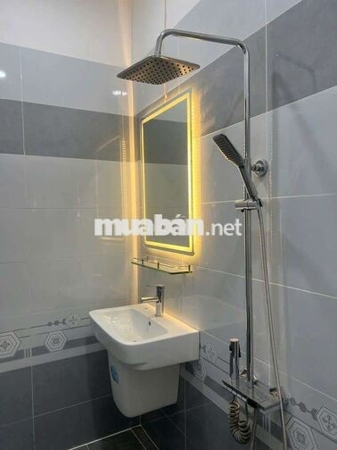 nhà mứi có sân ôtô ,gần gò vấp ,có 4pn 4wc ,có nội thất như hình